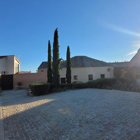 El Torreon Del Palacio Boadilla del Monte Bagian luar foto